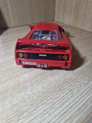 Ferrari F40 Scala 1:18