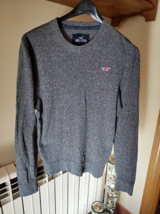 Jersey Hollister Gris Talla XS