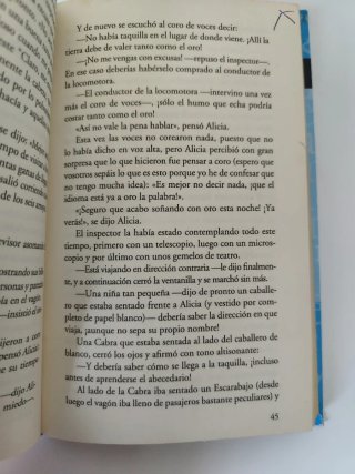Alicia a través del espejo