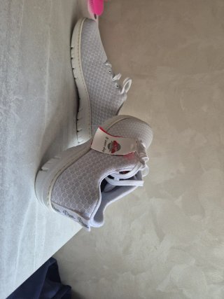 Zapatillas  y blanca y gris