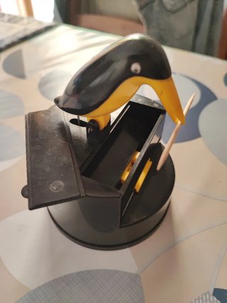 Dispenser automatico stuzzicadenti