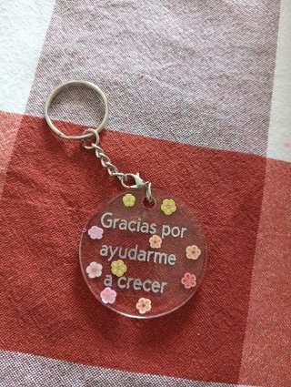 Llavero de resina para seño de infantil.