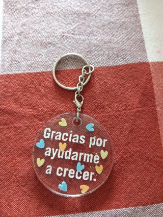 Llavero de resina para seño de infantil.