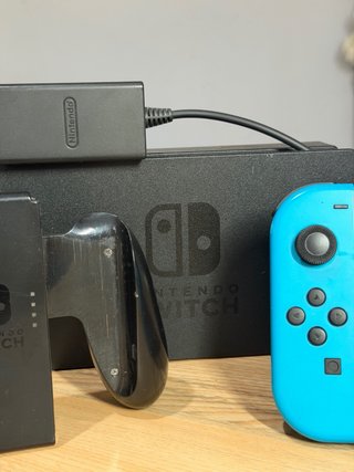 Nintendo Switch V2 + Accesorios