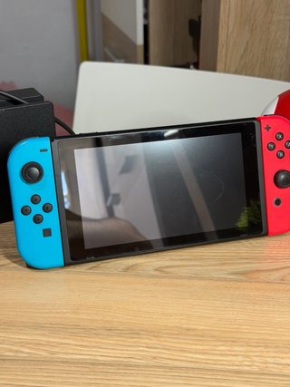 Nintendo Switch V2 + Accesorios