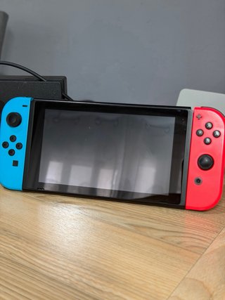 Nintendo Switch V2 + Accesorios