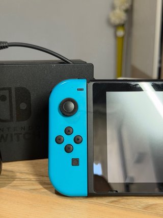 Nintendo Switch V2 + Accesorios