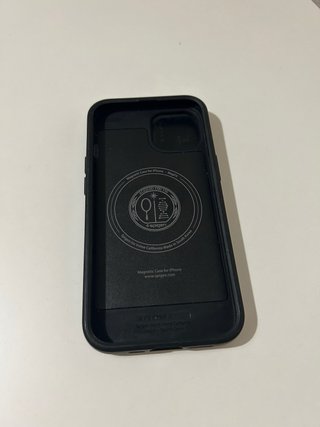 Funda Spigen iPhone 14 Negra