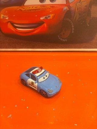 Coche Sally Policía Disney Pixar Metal Nuevo