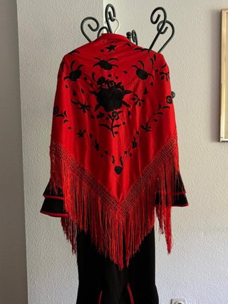 Vestido Flamenca y Mantón Negro/Rojo