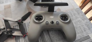 Dron DJI FPV Fly More Combo