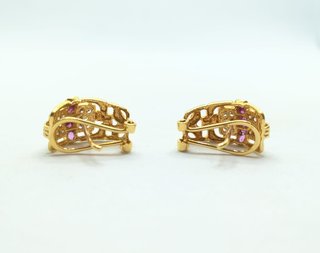 Pendiente de oro de 18k con piedras, 6.15 g.