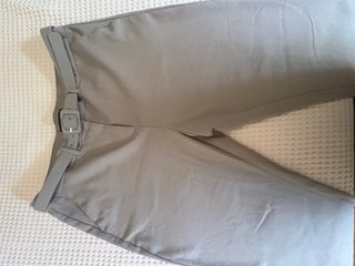 Pantalón Cortefiel beige con cinturón