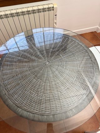 Mesa redonda ratán y cristal