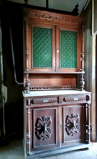 Vajillero antiguo tallado madera