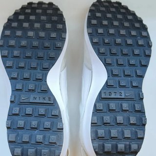 Zapatillas Nike Beige y Blancas