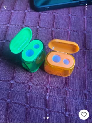 Sacapuntas escolar doble color verde y naranja
