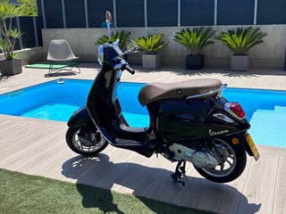 Vespa Primavera 4T 50cc Negra