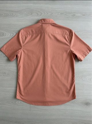 Camisa Bershka manga corta rosa salmón Talla XS