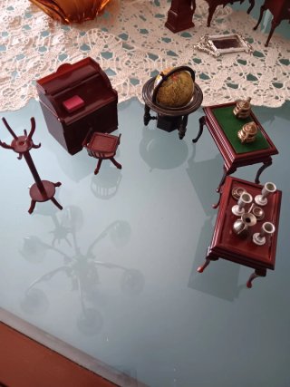 Escritorio y silla casa muñecas