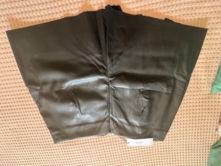 Falda pantalón Stradivarius negra talla 42