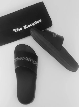 Sandalias The Kooples negras con tachuelas