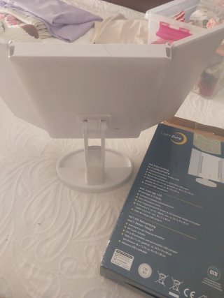 Specchio da trucco con luce LED