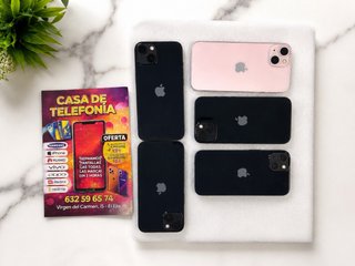 iPhone 13 Negro y Rosa