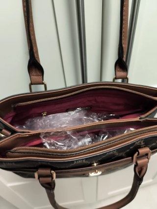 Bolso de hombro negro y marrón