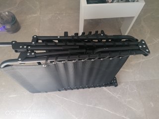 2 Amache nere pieghevoli. prezzo per 2