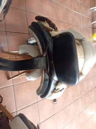 Montura y cabezal vaquero