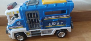Camión de policía de juguete