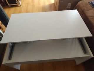 Mesa de salón elevable blanca