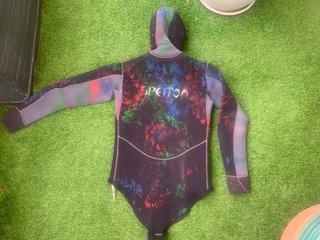 Traje de neopreno Spetton con capucha