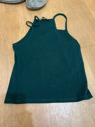 Top verde oscuro de tirantes