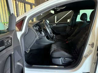 Volkswagen Golf GTE hibrido 204cv DSG7