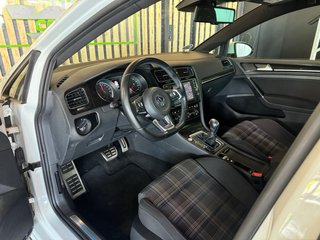 Volkswagen Golf GTE hibrido 204cv DSG7