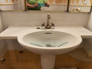 Lavabo de cerámica blanco