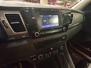 KIA NIRO 1.6 HEV 141 CONCEPT (2017)