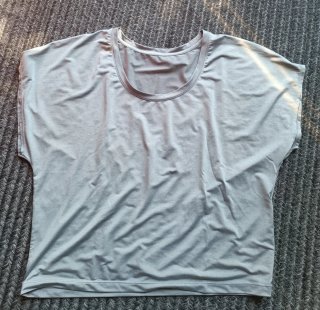 Camiseta deportiva gris doble