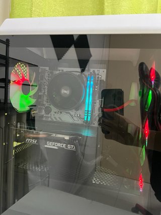 Ordenador Gaming Negro y Blanco
