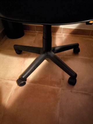 Sedia da ufficio in polipielle/cuoio nero