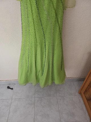 Vestido de fiesta verde con pedrería