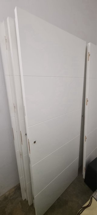 Puertas blancas macizas lacadas nuevas