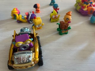 Lote Superthings Coche Grande + Figuras