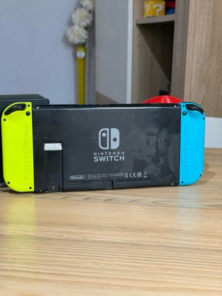 Nintendo Switch (Serie Compatible) + Accesorios