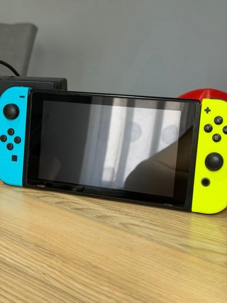 Nintendo Switch (Serie Compatible) + Accesorios