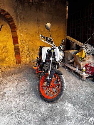 KTM 390 Duke Naranja/Blanco