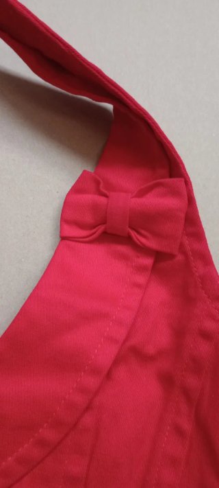 Top rojo tirante ajustable nuca
