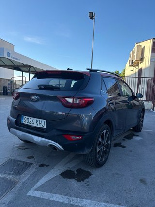 Kia Stonic 6v • Motor cambiado • Facturas de todo